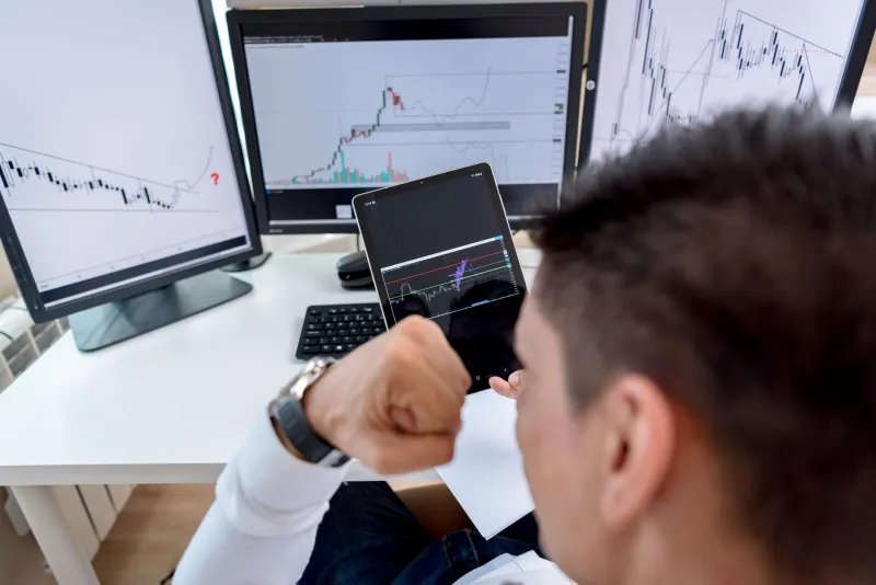 Chasing Yield: How Dividend Obsession Quietly Undermines Long-Term Wealth Building